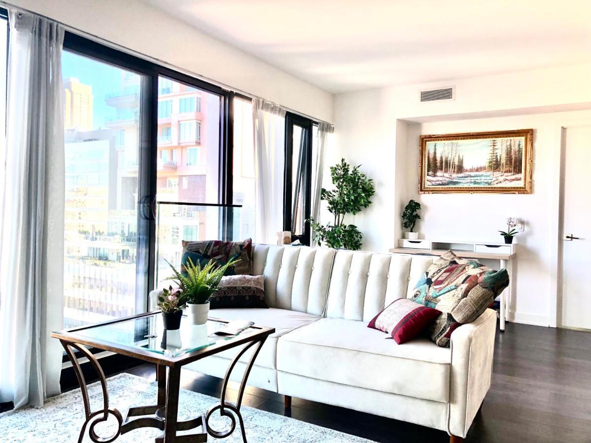 2 Bedroom Plus Den Condo Toronto Exterior foto